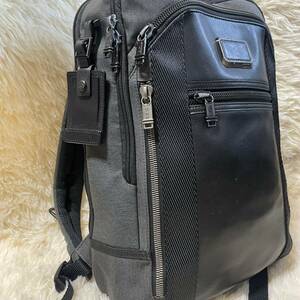 美品 大容量 ●TUMI トゥミ リュック ビジネスバッグ バックパック アルファブラボー ディヴィス DAVIS ALPHABLAVO レザー グレー ブラック