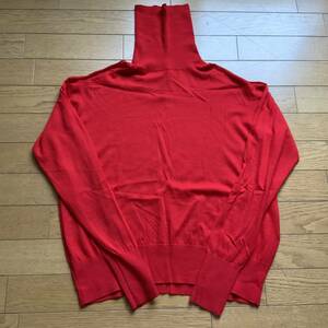 ブラミンク ハイゲージ ウール タートルネック ニット セーター 36 赤 バックライン 薄手で着やすい 高級感のある素材