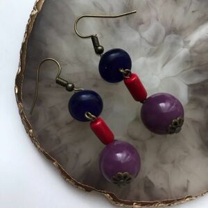 ハンドメイド 　形色々アクリルビーズのピアス