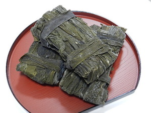 ファンが待ち望んだ3年ぶりの取り扱い商品!「新物三陸産乾燥煮〆昆布」3個入り!今年の昆布は生産量不足で急高騰!生塩蔵昆布替わりに!