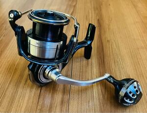 ダイワ 19セルテートLT4000-CXH 外観美品 ゴメクサスハンドルノブ付 シーバス、ライトジギング等に。DAIWA CERTATE LT4000-CXH おまけ付