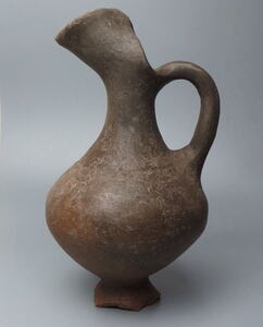 OK追1Q2■古代ヒッタイト土器/Hittite pottery★Circa 2nd Millennium BC（紀元前2千年紀）★トルコ出土　希少！暗褐色水差し