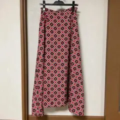 LUKA AVIE 幾何学模様　赤系スカート