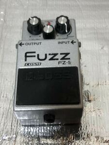 BOSS FUZZ FZ-5 写真のものが全てです。