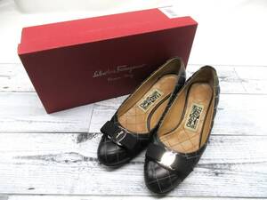 ★【B送900円】1156　Salvatore Ferragamo サルヴァトーレフェラガモ キルティングパンプス ヴァラリボン ブラック シルバー金具 6 1/2 C