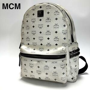 e57 エムシーエム　MCM ヴィセトス柄　スタッズ　ビジュー　ホワイト　白　レザー　リュックサック　バックパック