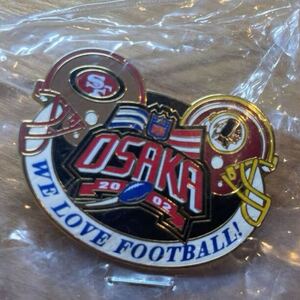 【未使用】ＮＦＬ　ＯＳＡＫＡ　2002 ピンバッジ　フットボール（football）サンフランシスコ・49ers × ワシントン・レッドスキンズ