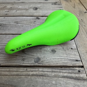 新品激レア selle san marco AQUILA ビンテージ サドル ネオングリーン OLD MTB ピスト イタリア製