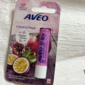 匿名配送 送料無料 海外限定 Aveo ドイツ リップバーム 4.8g ザクロとパッションフルーツ 保湿リップクリーム カラーリップ フルーティー