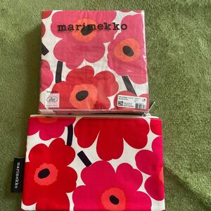 マリメッコ　ウニッコペーパーナプキン　 フラットポーチ　ノルウェー　marimekko ２点セット　ポーチ　新品　クリスマスプレゼントに