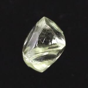 天然ダイヤモンド 原石 ラフ ルース Yellow 八面体 ソーヤブル 0.22ct 　 【榎本通商83448】