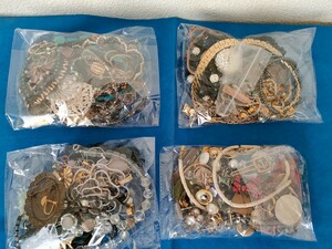 014 遺品整理品　アクセサリー ネックレス ブローチ　など色々無選別まとめ