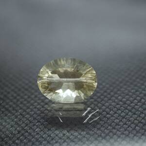 5.2ct　リビアングラス　横穴貫通ビーズ　天然　無染色　コンケーブカット　楕円　14ｍｍ　１個　ルース