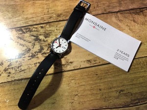 AK738 未使用に近い 美品 MONDAINE モンディーン SWISS MADE デイト 30305 Evo Big Date エヴォ 純正革ベルト クオーツ 腕時計