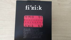 Fizik SUPERLIGHT TACKY フィジーク スーパーライト タッキー　バーテープ　赤/ロゴ有　BT06 A00104