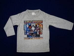 新品　100　ウルトラヒーローズ　長袖Ｔシャツ　グレー　レターパック発送（代引き不可）FR9142