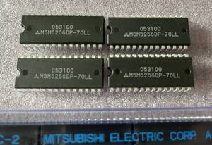 4個　M5M5256DP-70LL　三菱電機　SRAM MITSUBISHI 28pin CMOS STATIC RAM SRAM M5M5256DP-70LL