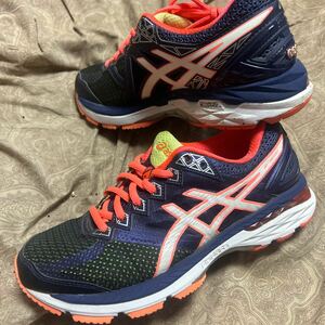 美品アシックス ASICS レディース ランニングシューズ LADY GT-2000 NEW YORK 4-wide 24㎝　定価14080円　送料全国600円