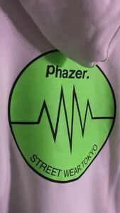 Phazer Tokyo ホワイト　ロゴ　パーカー