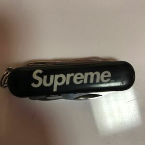 Supreme マルチツールキーホルダー BLACK 黒　ナイフ　+-ドライバー　ハサミ　ボールペン　ピンセット　ヤスリ　栓抜き