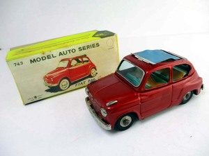 バンダイ　1960年代製　FIAT 600　ほぼ美品　長さ約17cm