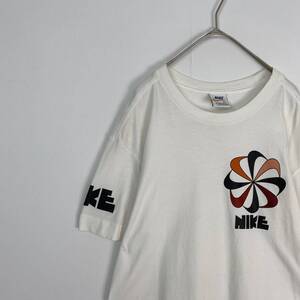 【ナイキ　半袖Ｔシャツ　ロゴプリント　シンプル　白　古着】