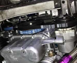 【HKS】 ファインチューンVベルト FINE TUNE V-BELT/4PK722 エアコン側 スイフトスポーツ ZC33S [24996-AK045]