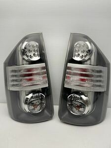 トヨタ純正 ZRR70G ZRR75G ヴォクシー 前期 テールライト テールランプ 左右セット運転席 28-199 LED (L4)