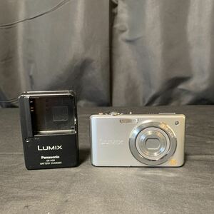 Panasonic LUMIX DMC-FS6 シルバー コンパクトデジタルカメラ バッテリー1個 充電器 付き パナソニック ルミックス デジカメ 