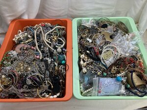 ジャンク 金属・石素材・ビーズ素材 イミテーション アクセサリー・小物まとめて 総重量約20kg 破損・欠損・不揃い[19587