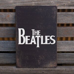 【ブリキ看板】ビートルズ THE BEATLES ロゴ ガレージ レトロ風 インテリア 店舗 カフェ 壁飾り 20cm×30㎝（送料無料！）