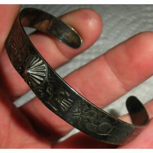 超希少!VTG NAVAJO 1940’s T-BIRD SQUASH BLOSSOM STAMP SILVER BRACELETナバホビンテージサンダーバードスタンプワークシルバーバングル