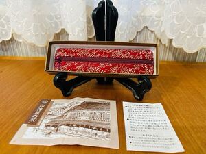 【未使用】印傳屋 甲州印伝 インデンヤ 上原勇七 日本製 鹿革 伝統工芸品 筆箱 ペンケース 筆入れ 赤地 レッド 和柄