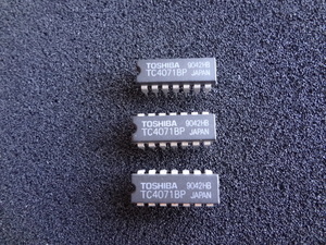 Toshiba製　TC4071BP (Quad 2-Input OR Gate )　3個セット 