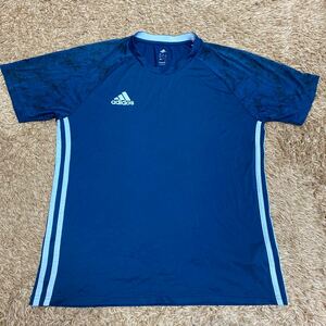 t86 adidas スポーツtシャツ サイズL表記 ベトナム製