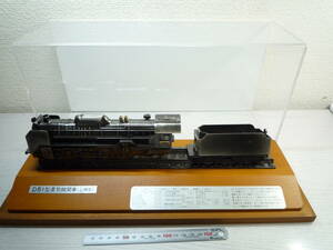 金属製鉄道模型　D51蒸気機関車　木製台座ケース入り　ジャンク