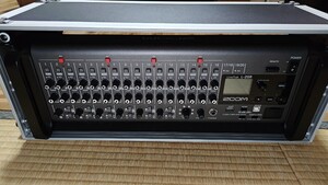 美品 ZOOM ズーム LiveTrack L-20R 20chデジタルミキサー ショートラックケース付き