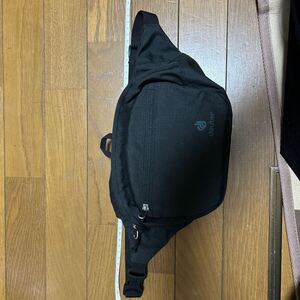 美品　deuterドイター　ウエストバッグ　黒