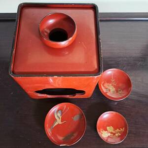 【 根来塗 屠蘇器 】 木製漆器　懐石道具 酒器 盃 松竹梅 鶴 亀 祝事 時代物 アンティーク ヴィンテージ コレクション 漆器 漆 レトロ 秋