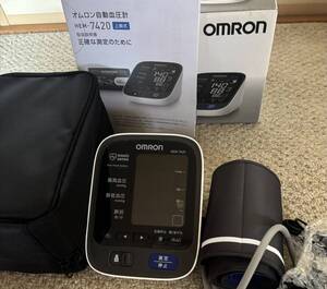 OMRON 上腕式血圧計 自動血圧計　HEM-7420 オムロン　Sures シュアーズ　美品