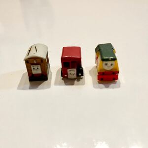 「きかんしゃトーマス バスボール」の中に入ってたフィギュア3体★トビーニアバス 当時物 おもちゃ おまけ