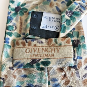 ジバンシィ (GIVENCHY)ジバンシーベージュ緑葉っぱネクタイ