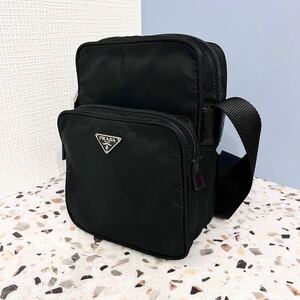 美品 正規品 プラダ ショルダーバッグ テスートナイロン ブラック ネロ レザー 本革 PRADA テスート ナイロン NEO 黒 アマゾン