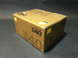 希少　新品未使用　Nikon デジタル一眼レフカメラ D40 シルバー ボディ本体 D40S