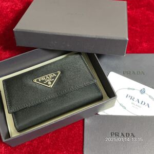 未使用 PRADA プラダ 三角ロゴプレート ブランドカラー ナイロン キーケース キーリング 小物 箱付き