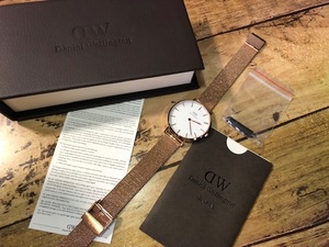 AK613 付属品付 美品程度 Daniel Wellington ダニエル ウェリントン 32mm B32R1 ゴールド×ホワイト 純正SSメッシュブレス クオーツ 腕時計