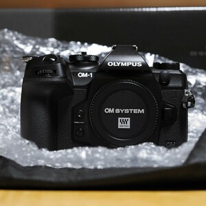 【新品】OM SYSTEM OM-1 ボディ