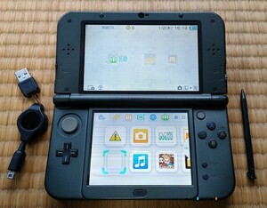 Nintendo 任天堂 3DSLL本体　中古、使用感あり　色剥げあり