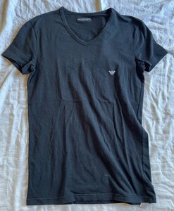 EMPORIO ARMANI 半袖tシャツ　黒　　Vネック　シンプル　定番