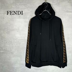 『FENDI』フェンディ (48) 19AW ズッカロゴテープ フーディ